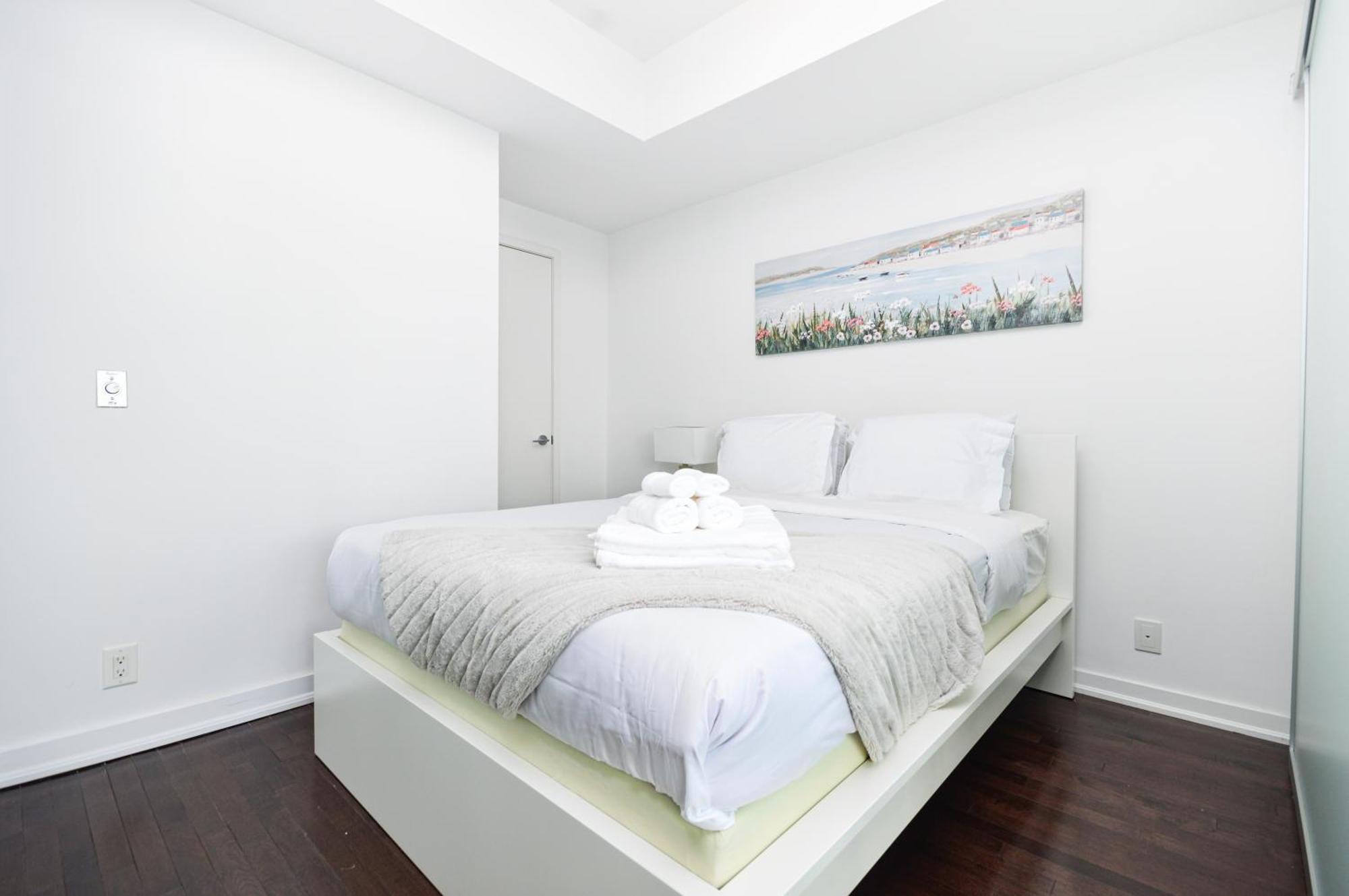 Downtown Toronto Condo Near Cn Tower, Scotiabank Arena, Rogers Centre, Union Station Esterno foto