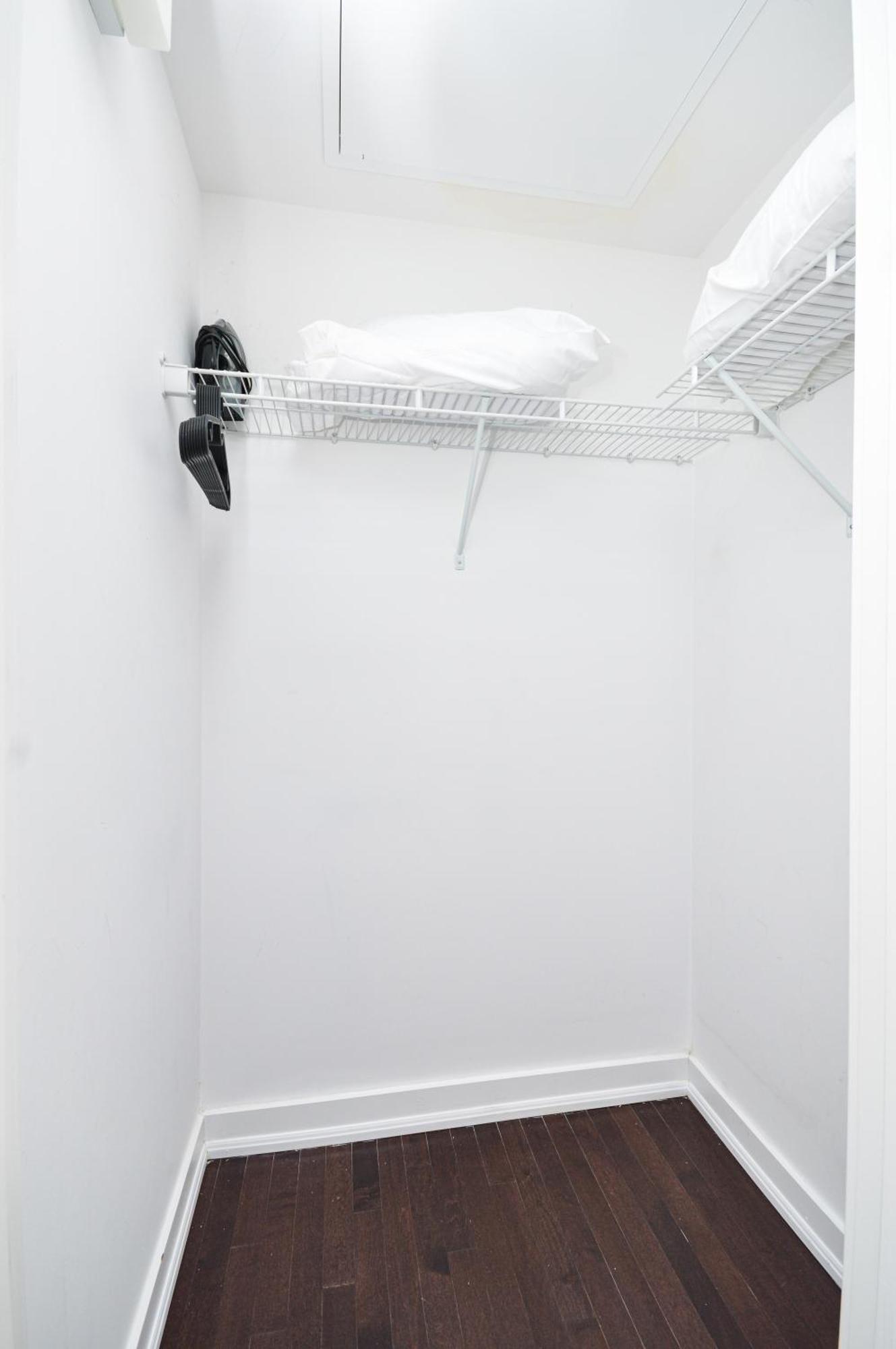 Downtown Toronto Condo Near Cn Tower, Scotiabank Arena, Rogers Centre, Union Station Esterno foto
