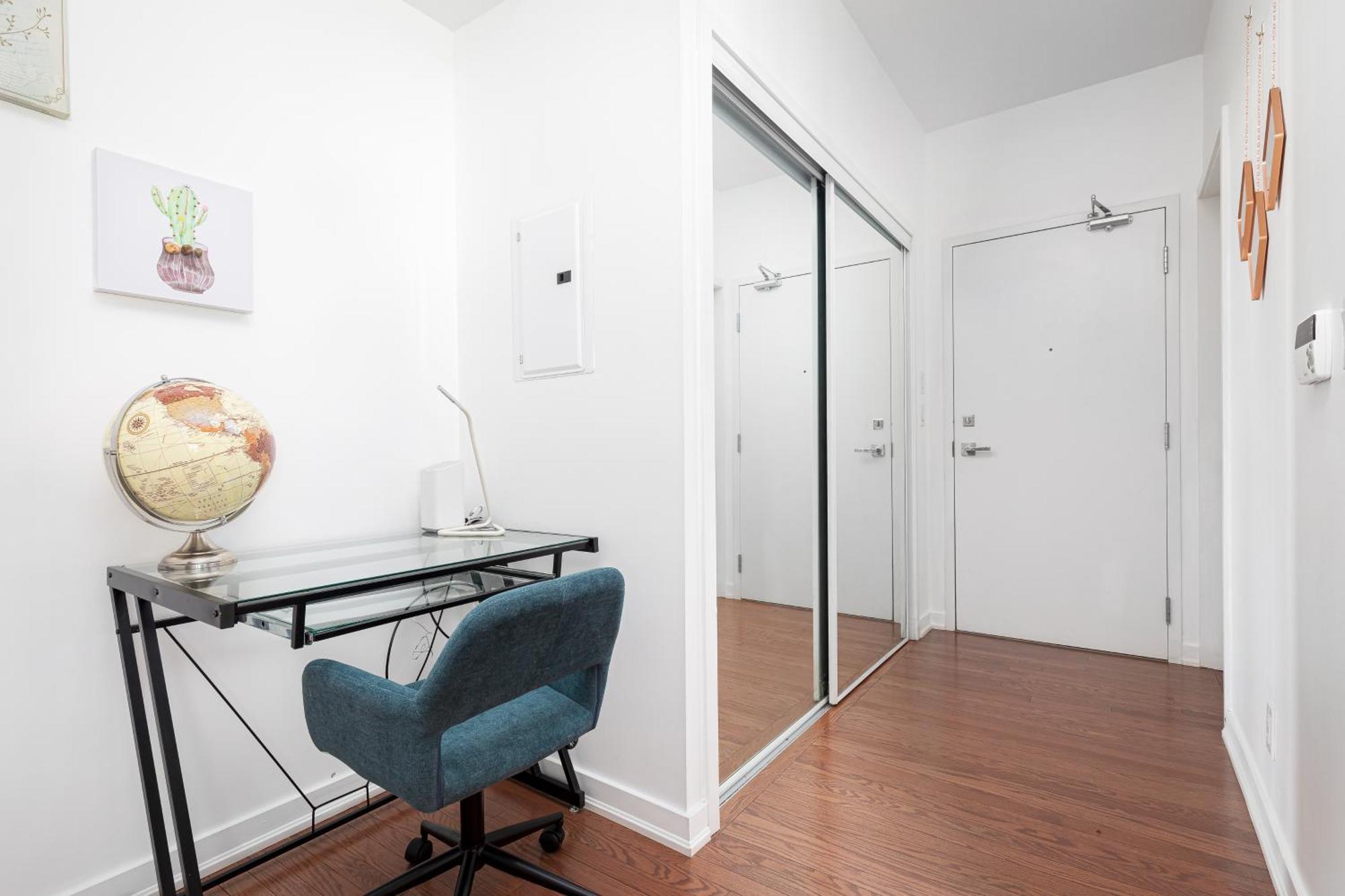 Downtown Toronto Condo Near Cn Tower, Scotiabank Arena, Rogers Centre, Union Station Esterno foto