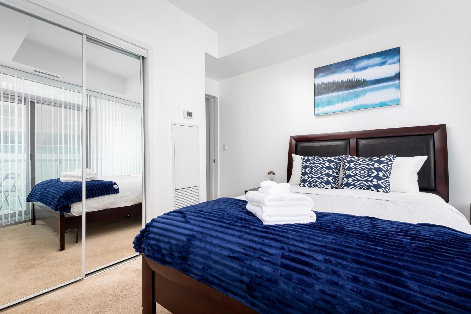 Downtown Toronto Condo Near Cn Tower, Scotiabank Arena, Rogers Centre, Union Station Esterno foto